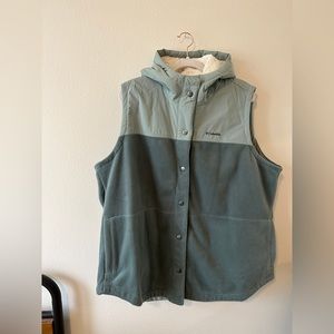 Columbia Sportswear women’s fleece vest with pockets